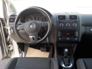 Volkswagen_Touran_DSG_interier